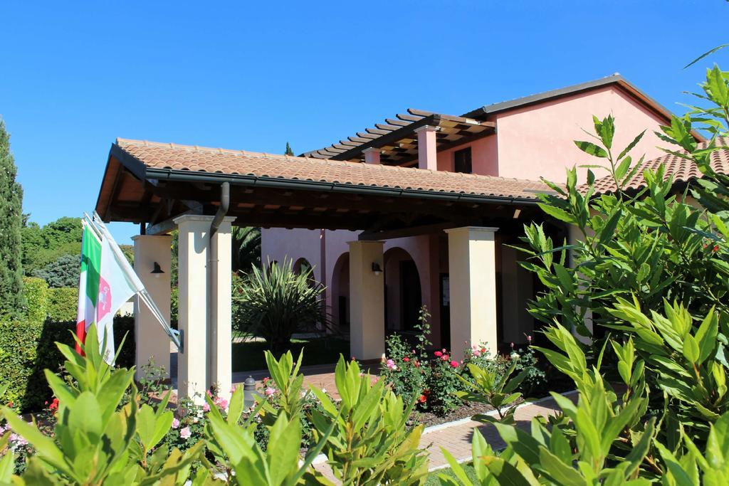 Le Corti Del Sole Residence Venturina Terme Luaran gambar